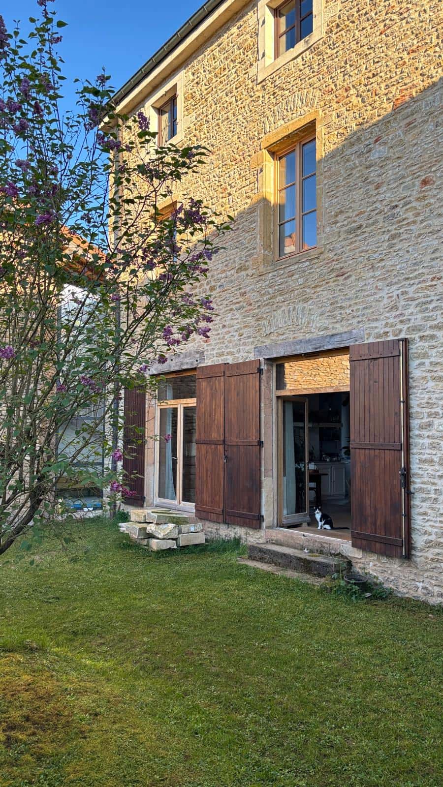 L'Ancienne École, à Lournand, maison certifiée Logis d'Or